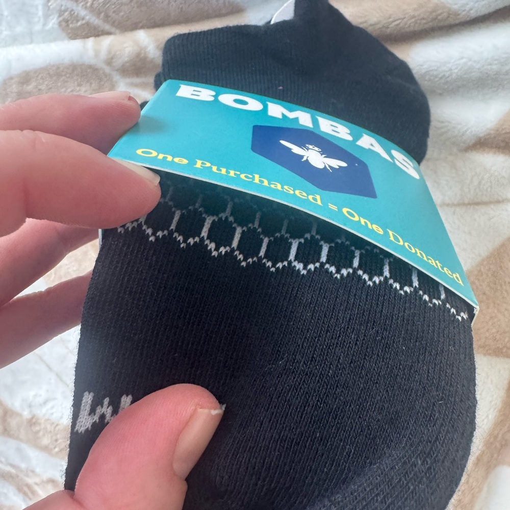 NWT Bombas Classic Black Socks - Picture 4 of 4